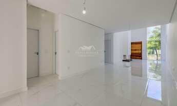 Imagem 4: Casa térrea com arquitetura moderna, localizada em Ipanema