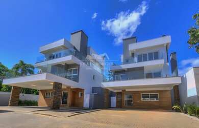 Imagem 2: Sobrado para Venda em Porto Alegre / RS no bairro Pedra Redonda