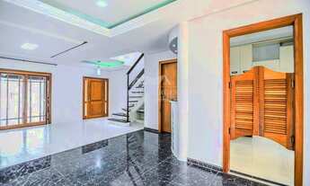 Imagem 5: Sobrado para Venda em Porto Alegre / RS no bairro Hípica