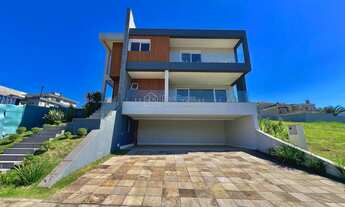 Imagem 3: Sobrado para Venda em Porto Alegre / RS no bairro Vila Nova