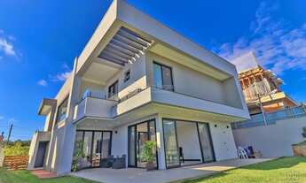 Imagem 3: Sobrado para Venda em Porto Alegre / RS no bairro Vila Nova