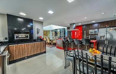 Imagem 6: Sobrado para Venda em Porto Alegre / RS no bairro Menino Deus