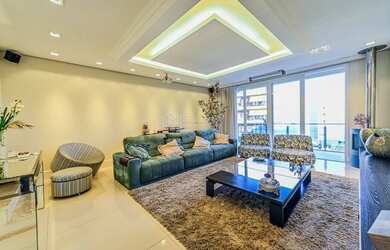 Imagem 2: Sobrado para Venda em Porto Alegre / RS no bairro Menino Deus