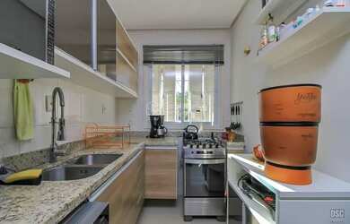 Imagem 7: Sobrado para Venda em Porto Alegre / RS no bairro Urubatã