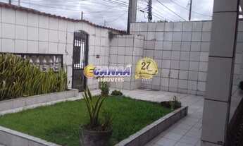 Imagem 3: Casa com piscina no Balneário Itaguai, Mongaguá - R$ 300 mil