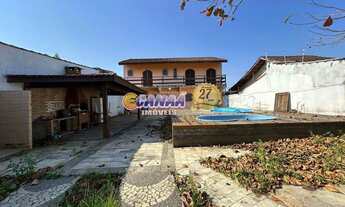 Imagem 2: Sobrado à Venda em Mongaguá- Com Piscina e Amplo Quintal!