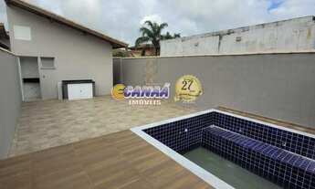 Imagem: Casa com piscina na praia de Itanhaém