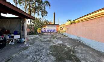 Imagem 6: Casa à Venda em Mongaguá-SP com Amplo Quintal!!