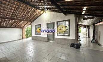 Imagem: Linda Casa com Piscina à Venda em Mongaguá-SP