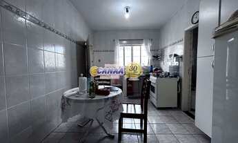 Imagem 6: Casa com Quintal Amplo e 4 Vagas de Garagem em Mongaguá!