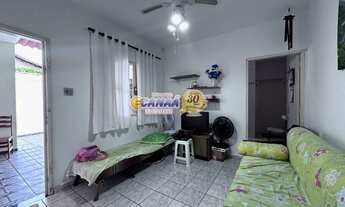 Imagem 4: Casa com Quintal Amplo e 4 Vagas de Garagem em Mongaguá!