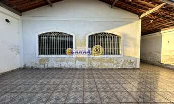 Imagem 2: Casa à Venda em Mongaguá-SP – Ampla e com Edícula!