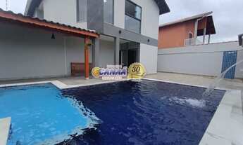 Imagem 2: Moderna com Piscina a 200m da Praia! Casa á Venda em Itanhaém!!