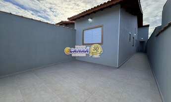 Imagem 2: Nova e com piscina privativa - Casa à venda em Mongaguá-SP!!