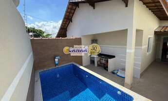 Imagem 5: Oportunidade no Litoral! Casa com Piscina e Suíte em Mongaguá