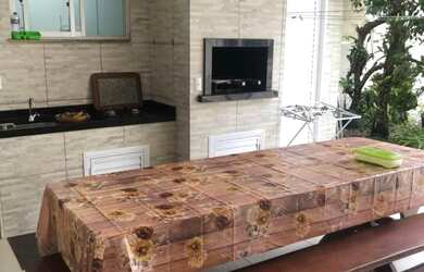 Imagem 3: Casa para Temporada em Itapema, Centro, 3 dormitórios, 1 suíte, 2 banheiros, 2 vagas