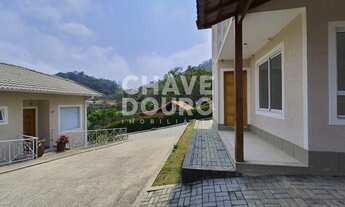 Imagem: Casa em condomínio com 4 Quartos (1 suíte)