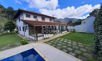 Imagem 3: Casa em condomínio com 4 suítes em terreno plano no Comary!