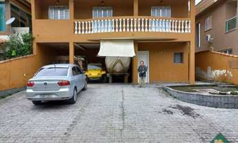 Imagem: Casa com 5 quartos, 220,00m², à venda