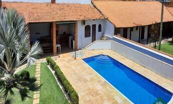 Imagem: Casa com 6 quartos, 516,00m², à venda