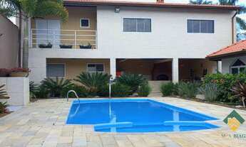 Imagem: Casa com 6 quartos, 320m², à venda em