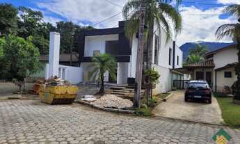 Imagem: Sobrado com 4 quartos, 301,00m², à venda