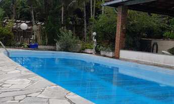 Imagem: Casa com 4 quartos, 300m², à venda em