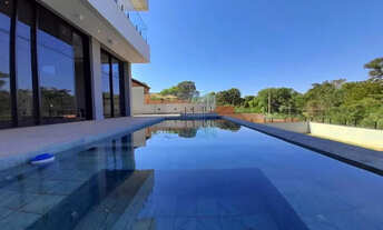 Imagem: Casa em condomínio, com 6 quartos, piscina