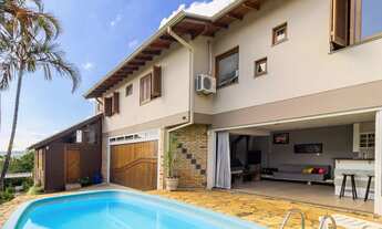 Imagem: Casa com 4 quartos, 244m², à venda em