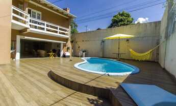Imagem: Casa com piscina em Estância Velha à venda
