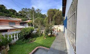 Imagem 2: Casa à venda em Embu das Artes, Centro, com 3 quartos, 250,00m²