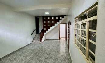 Imagem 2: Casa à venda em Embu das Artes, Jardim Vista Alegre, com 3 quartos