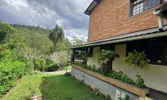 Imagem 2: Casa de condomínio à venda em Embu das Artes, Jardim dos Ipês, com 4 quartos, 409,92m²