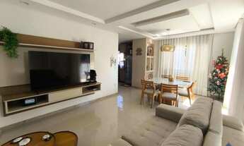 Imagem: Casa Duplex com 3 Quartos p/ Venda no Bairro