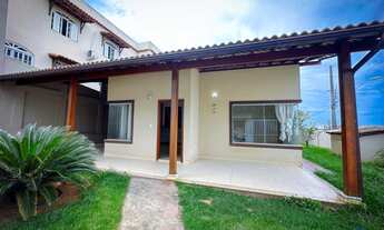 Imagem: Casa Linear com 3 Quartos à Venda no Bairro