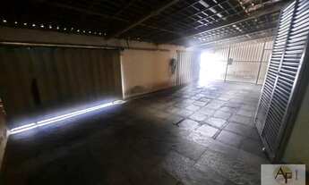 Imagem 2: Casa Comercial para Venda em Goiânia, SETOR AEROPORTO, 4 dormitórios, 1 suíte, 3 banheiros