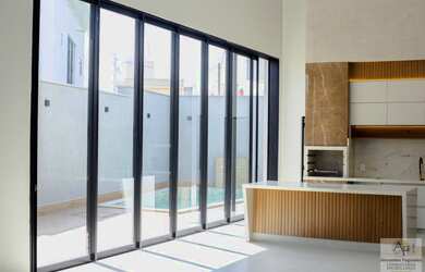 Imagem 5: Casa em Condomínio para Venda em Senador Canedo, Jardins Bolonha, 4 dormitórios, 4 suítes