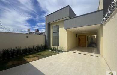 Imagem 2: Casa para Venda em Aparecida de Goiânia, Vila Oliveira, 3 dormitórios, 1 suíte, 2 banheiro