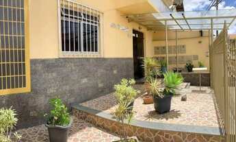 Imagem 3: Amplo Espaço Familiar: Cobertura de 3 Dormitórios com Terraço e 4 Vagas de Garagem