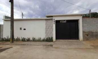 Imagem 2: Moderna Casa com 2 Dormitórios, Alarme e Vaga para 2 Carros