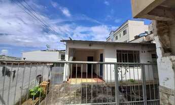 Imagem: Casa à venda em Barbacena, Centro, com