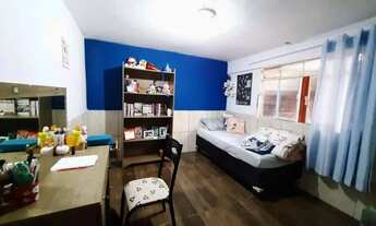 Imagem 6: Moradia Confortável de 3 Dormitórios com Suíte e Vaga de Garagem