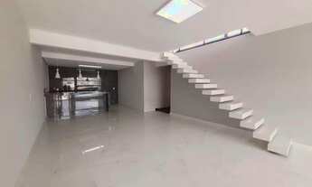 Imagem 2: Casa dos sonhos no bairro Ibiapaba! 3 dormitórios, um suíte, ampla sala e espaço versátil