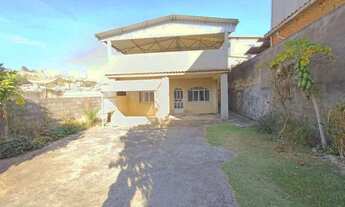 Imagem: Casa com 3 quartos, para locação em Barbacena