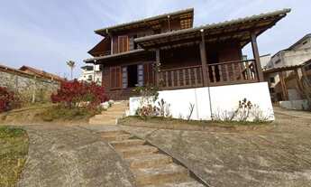 Imagem 4: Casa de Alto Padrão com 2 Suítes, Closet e Cozinha Gourmet