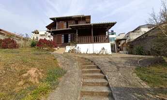 Imagem 2: Casa de Alto Padrão com 2 Suítes, Closet e Cozinha Gourmet