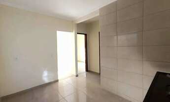 Imagem 7: Ótima Oportunidade: Casa Nova com Suíte e Terreno para Futuros Projetos