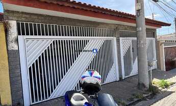 Imagem 3: Casa Térrea com Edícula p/ VENDA - 3 dormitórios, 4 Vagas, Corredor Lateral, Edícula, Chur