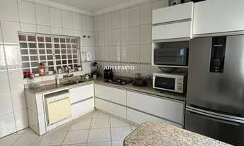 Imagem 4: CASA COM PISCINA NO MENEGHETTI