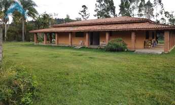 Imagem: Chácara com casa e área gourmet à venda